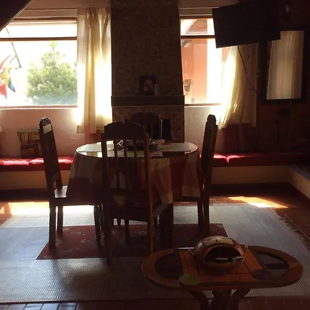 2Br 2Ba 2 Floor Apt With Fireplace - 5 Block From Square