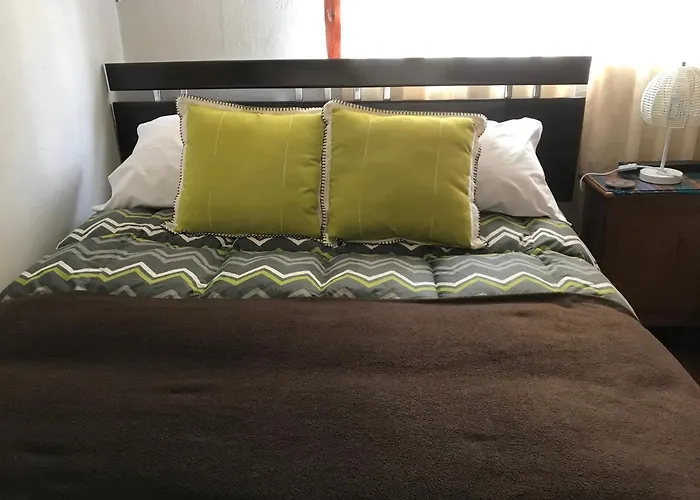 2br 2ba 2 Floor Apt With Fireplace - 5 Block From Square *
