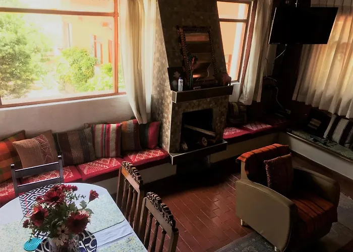 2br 2ba 2 Floor Apt With Fireplace - 5 Block From Square Affittacamere