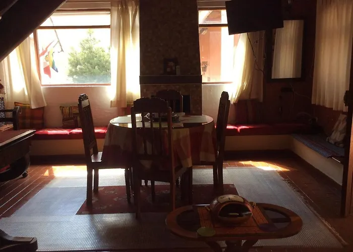 2br 2ba 2 Floor Apt With Fireplace - 5 Block From Square